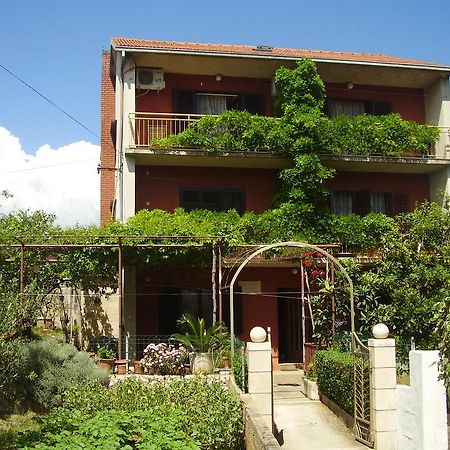 Apartments Srhoj Stari Grad  Εξωτερικό φωτογραφία