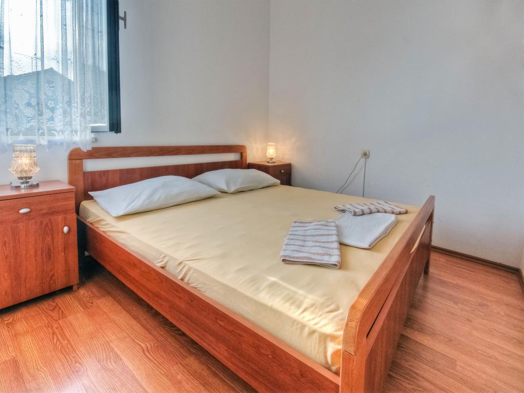 Apartments Srhoj Stari Grad  Εξωτερικό φωτογραφία
