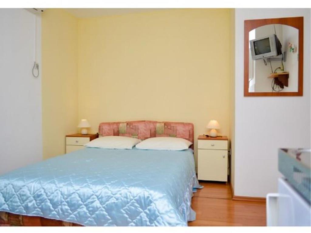 Apartments Srhoj Stari Grad  Εξωτερικό φωτογραφία