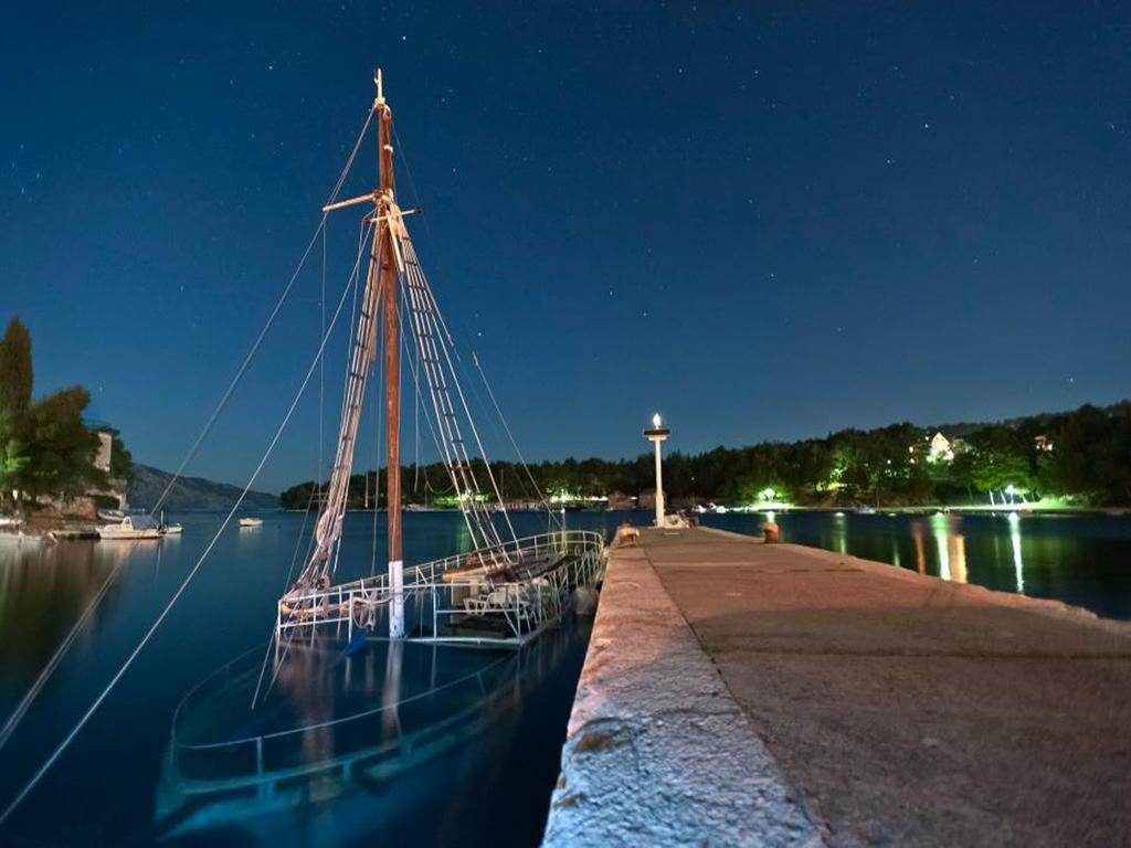 Apartments Srhoj Stari Grad  Εξωτερικό φωτογραφία