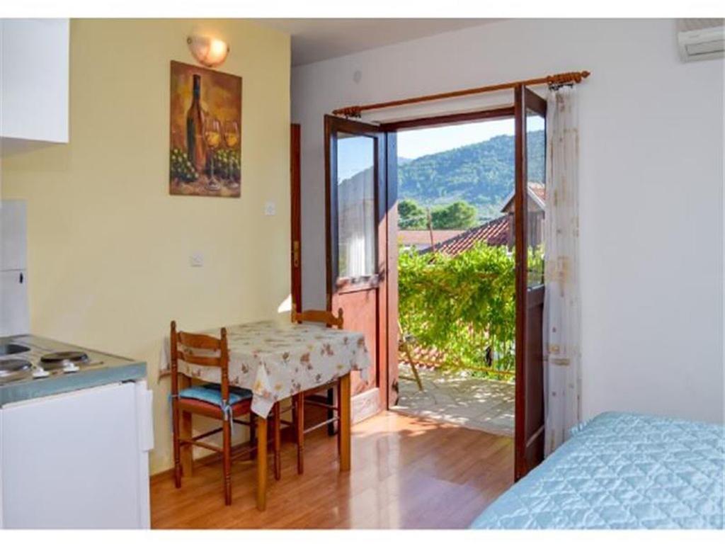 Apartments Srhoj Stari Grad  Εξωτερικό φωτογραφία