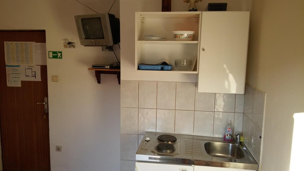 Apartments Srhoj Stari Grad  Εξωτερικό φωτογραφία