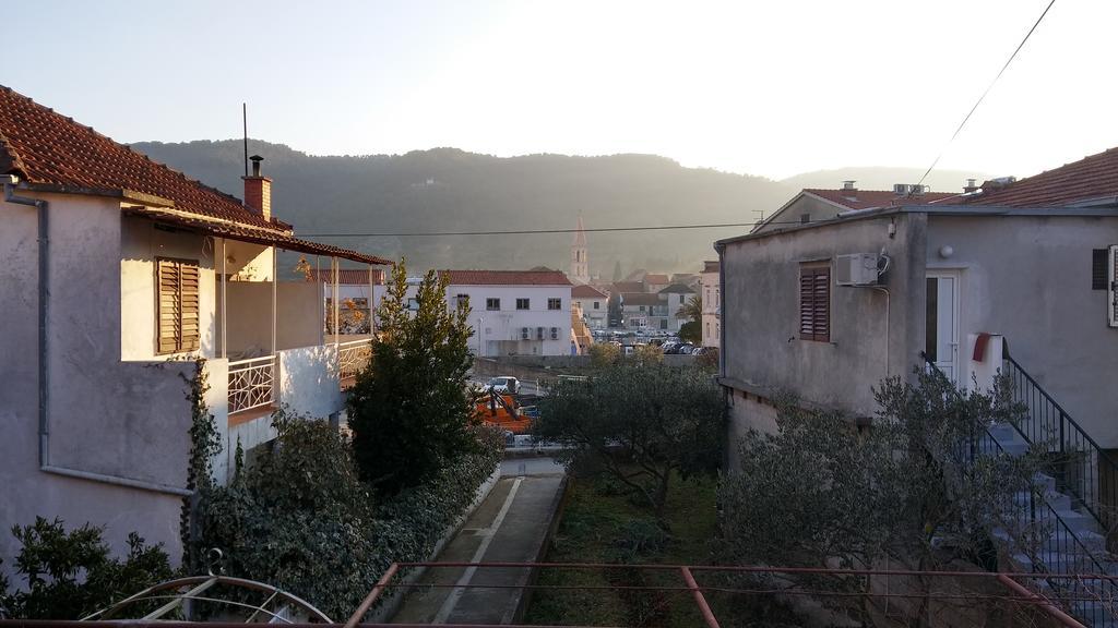 Apartments Srhoj Stari Grad  Εξωτερικό φωτογραφία