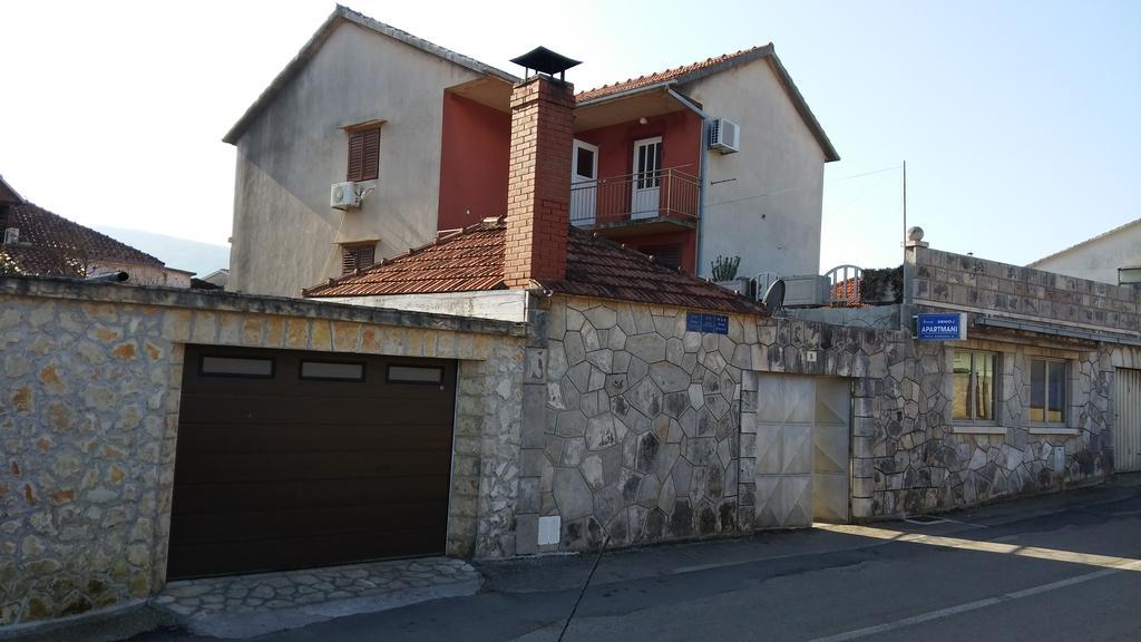 Apartments Srhoj Stari Grad  Εξωτερικό φωτογραφία