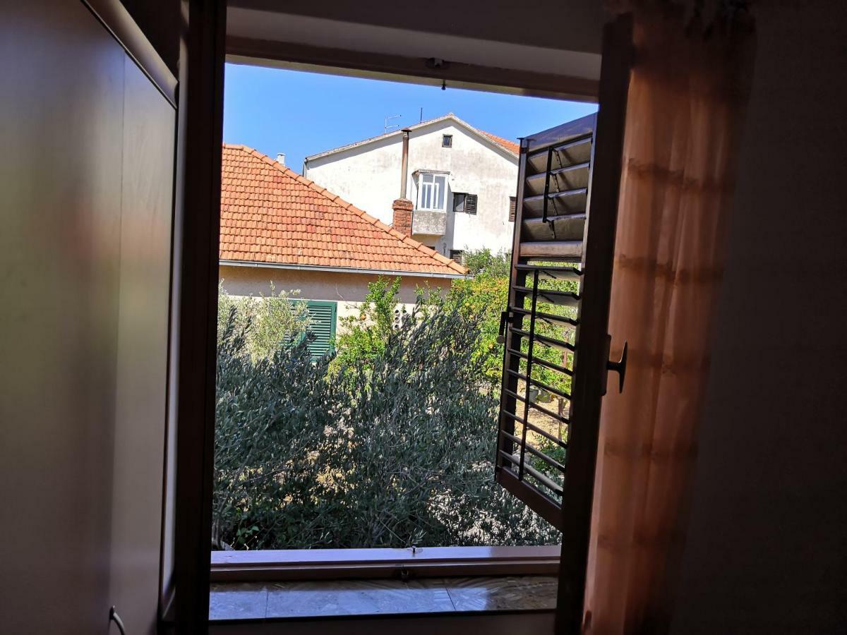 Apartments Srhoj Stari Grad  Εξωτερικό φωτογραφία