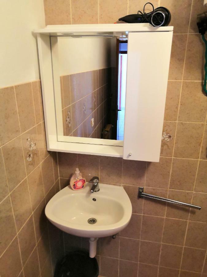 Apartments Srhoj Stari Grad  Εξωτερικό φωτογραφία