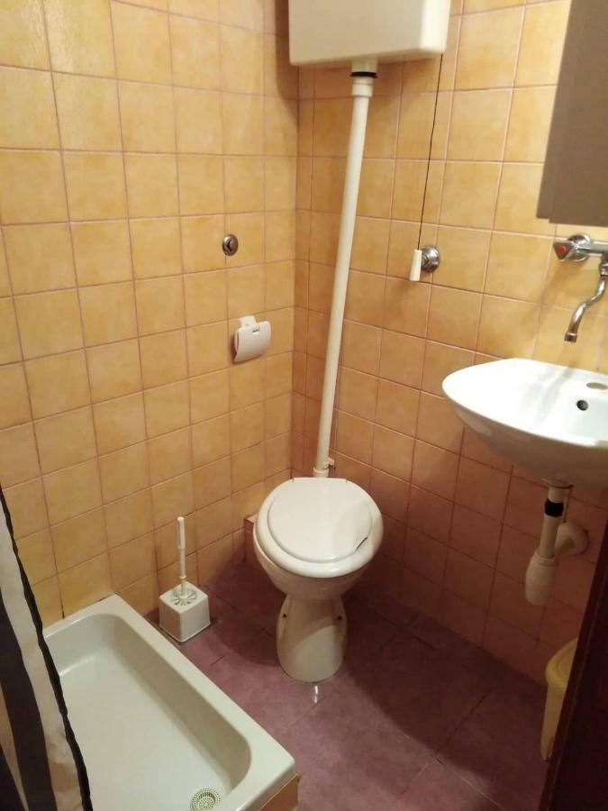 Apartments Srhoj Stari Grad  Εξωτερικό φωτογραφία