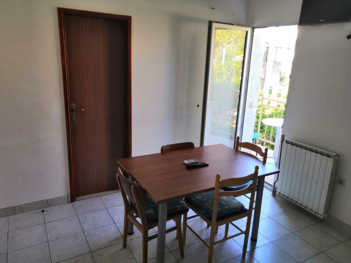 Apartments Srhoj Stari Grad  Εξωτερικό φωτογραφία