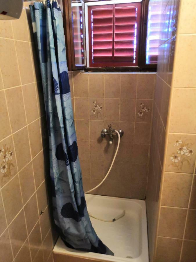 Apartments Srhoj Stari Grad  Εξωτερικό φωτογραφία